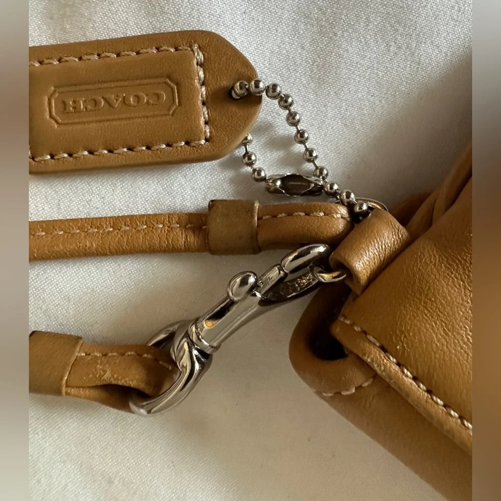 Coach Vintage Tan Leather Wallet - Picture 5 of 9